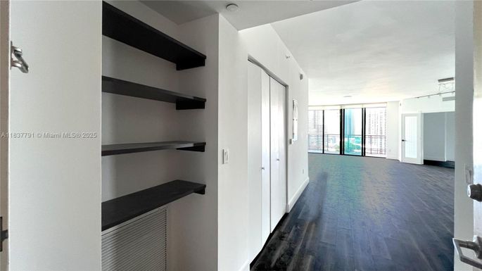 350 S Miami Ave # 2401, Miami FL 33130