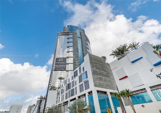 851 NE 1st Ave # 2405, Miami FL 33132