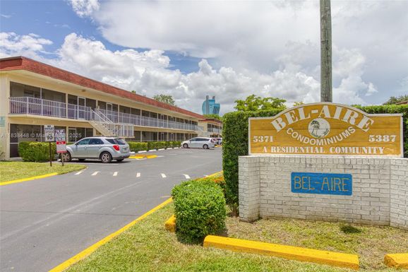 5387 SW 40th Ave # 202, Dania Beach FL 33314