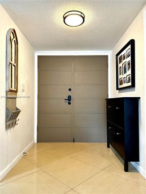 1080 94th St # 212, Bay Harbor Islands FL 33154