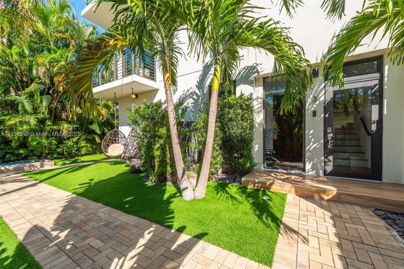 909 NE 16th Ter, Fort Lauderdale FL 33304