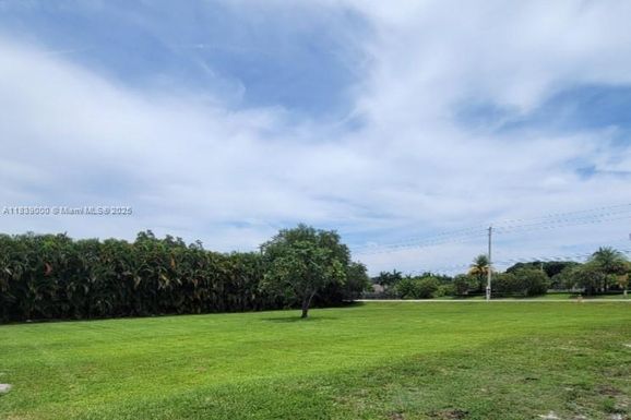 6411 SW 56th St, Davie FL 33314