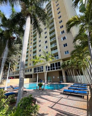 3500 Coral Way # 913, Miami FL 33145