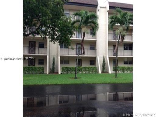 9430 Poinciana Pl # 105, Davie FL 33324