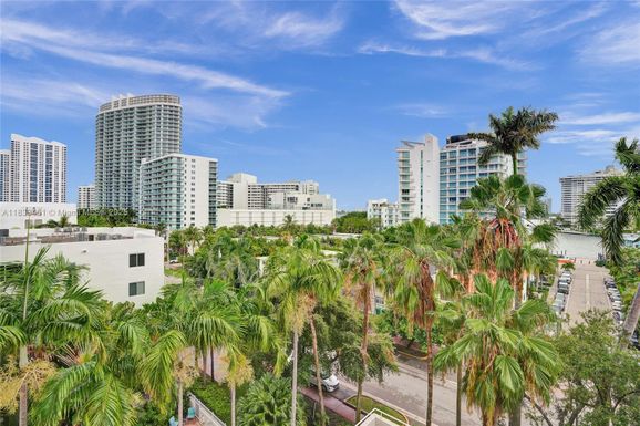 1621 Bay Rd # 606, Miami Beach FL 33139