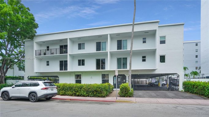 1033 Lenox Ave # 304, Miami Beach FL 33139