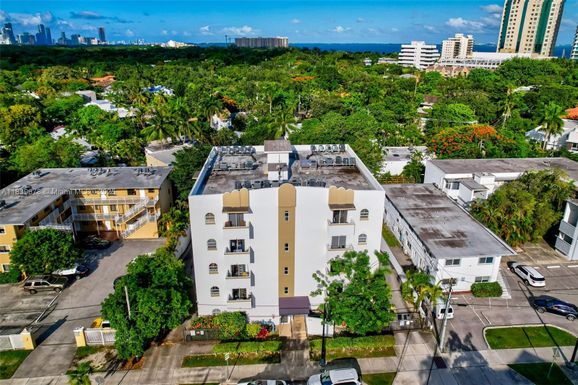 3051 SW 27th Ave # 402, Miami FL 33133