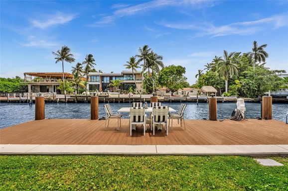 924 Belle Meade Island Dr, Miami FL 33138