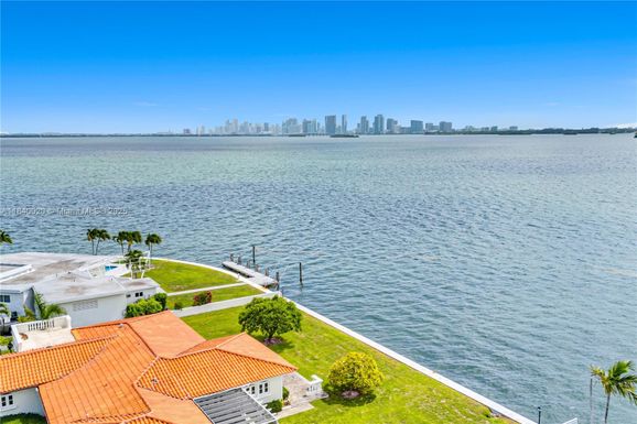 7500 W Treasure Dr, North Bay Village FL 33141
