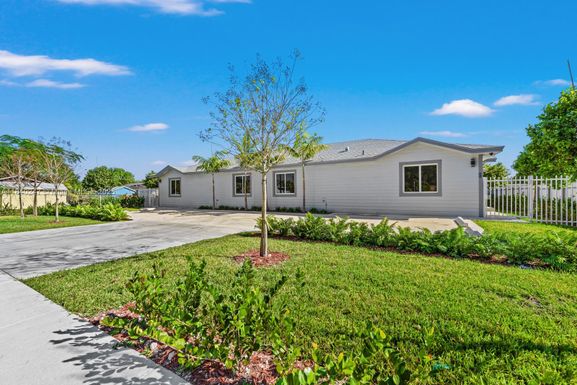 231 NW 3rd Ave, Florida City FL 33034