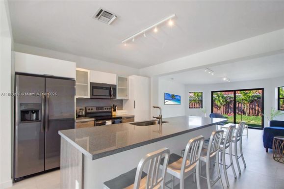 7532 Hispanola Ave, North Bay Village FL 33141
