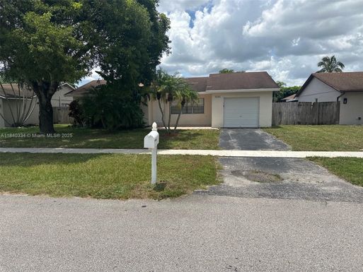 9285 Affirmed Ln, Boca Raton FL 33496