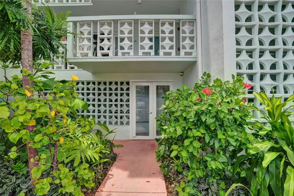 1100 11th St # 204, Miami Beach FL 33139