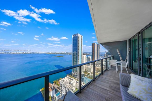 460 NE 28th St # 3905, Miami FL 33137