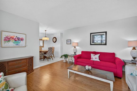 1355 NE 167th St # 110, Miami FL 33162