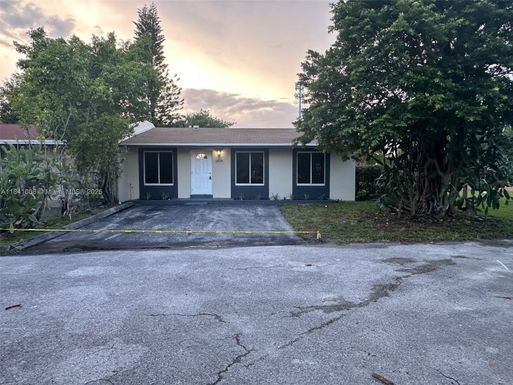 2869 NW 197th Ter, Miami Gardens FL 33056