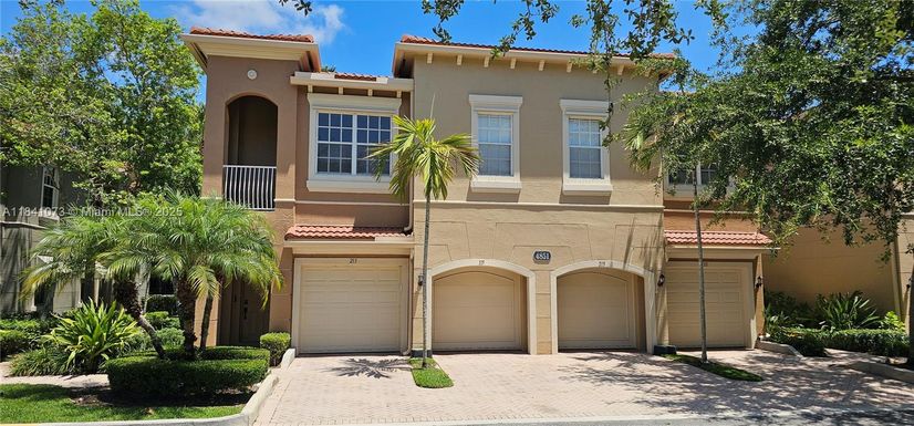 4851 Bonsai Cir # 215, Palm Beach Gardens FL 33418