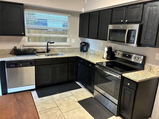500 Evergreen Dr, Lake Park FL 33403