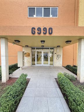6990 NW 186th St # 215A, Hialeah FL 33015
