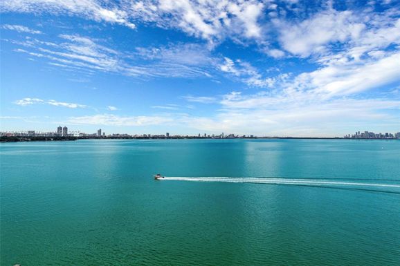 1940 Bay Dr, Miami Beach FL 33141