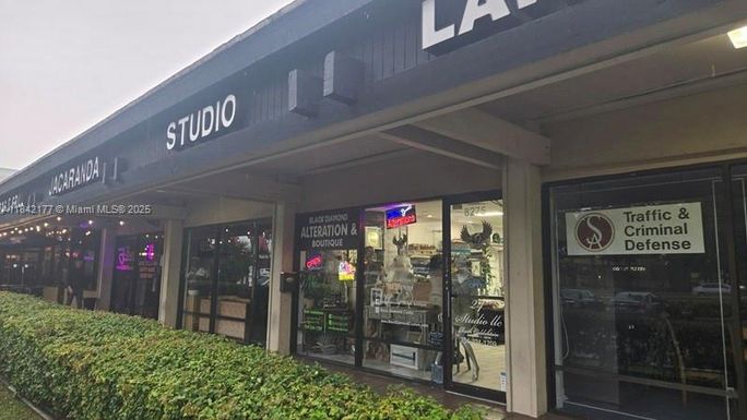 8275 W Broward Blvd, Plantation FL 33324