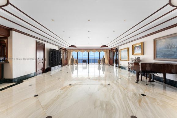 5757 Collins Ave # 4, Miami Beach FL 33140