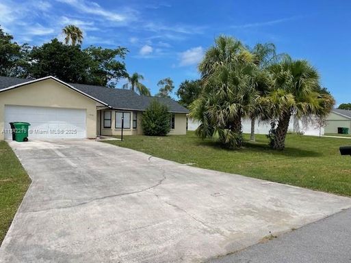 2250 SE Shelter Dr, Port St. Lucie FL 34952