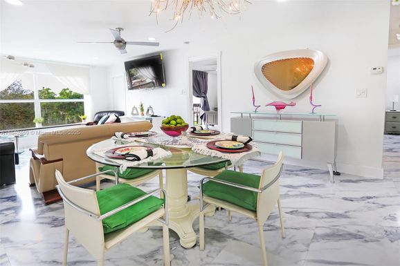 6570 Royal Palm Blvd # 301J, Margate FL 33063