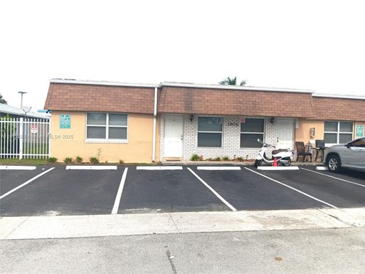 3908 NW 30th Ter, Lauderdale Lakes FL 33309