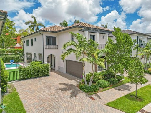 8109 NW 48th Ter, Doral FL 33166