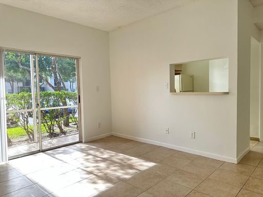 601 Cypress Lake Blvd # E14, Deerfield Beach FL 33064