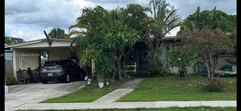 340 Bayside Rd, Palm Springs FL 33461