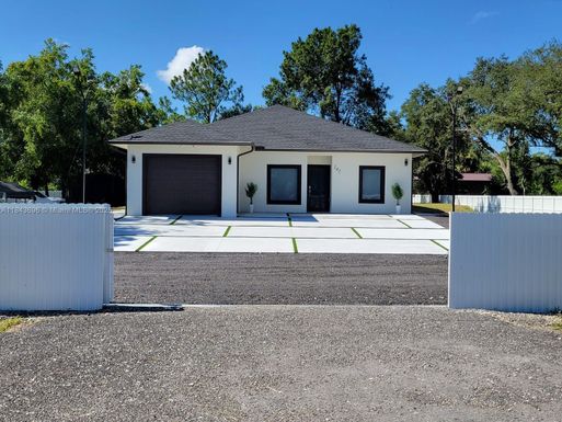 242 N Pine cone, Clewiston FL 33440