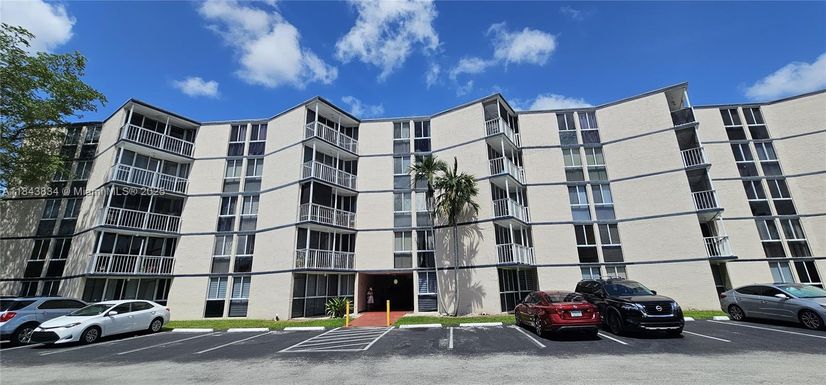 7075 NW 186th St # C101, Hialeah FL 33015