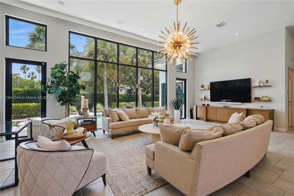 1755 SW 4th Ave, Boca Raton FL 33432