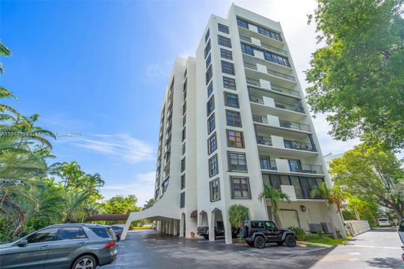 77 Crandon Blvd # 3B, Key Biscayne FL 33149