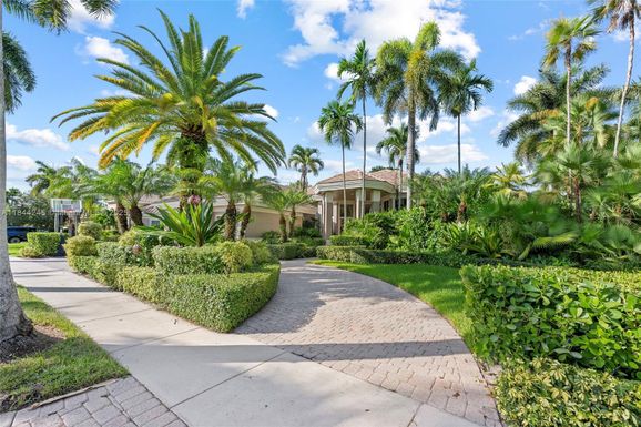 2508 Princeton Ct, Weston FL 33327