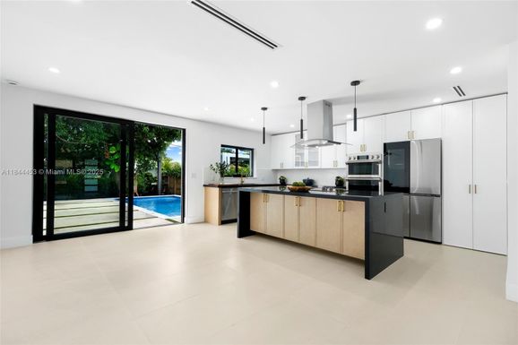 2344 SW 11th St, Miami FL 33135