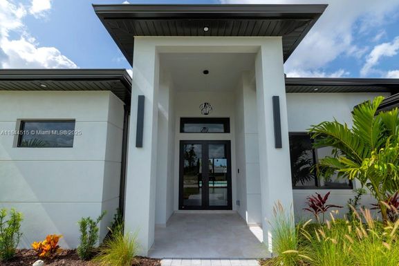 1714 NW 20 Ter, Cape Coral FL 33993