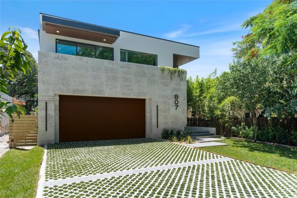 807 SW 12th Ave, Fort Lauderdale FL 33312
