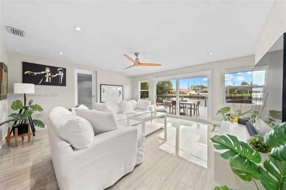 817 NW 30th St, Wilton Manors FL 33311