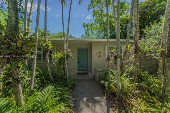 15301 SW 82nd Ct, Palmetto Bay FL 33157