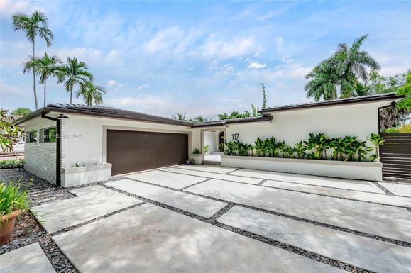 117 S Royal Poinciana Blvd, Miami Springs FL 33166
