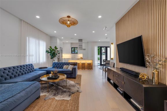 2618 Trapp Ave # A, Miami FL 33133