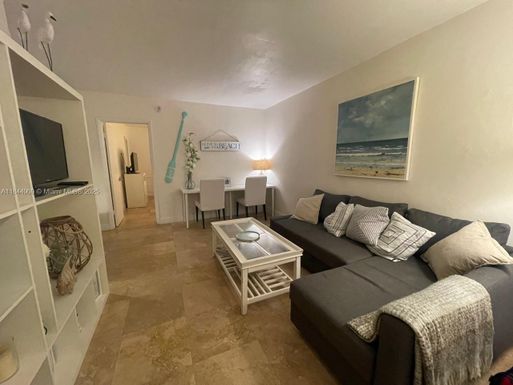 100 Sunrise Dr # 27, Key Biscayne FL 33149