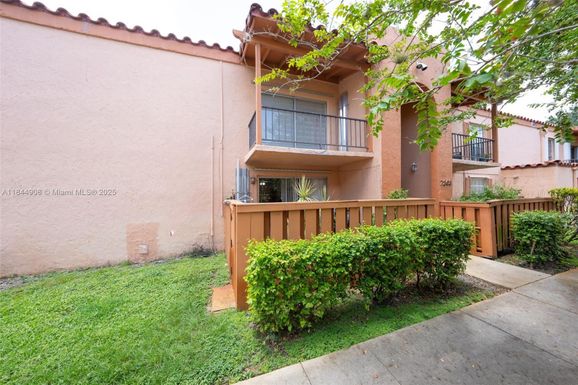 7208 Fairway Dr # I6, Miami Lakes FL 33014