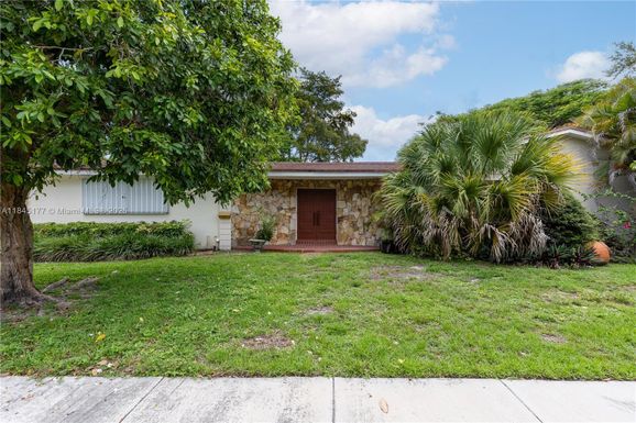 10415 SW 87th Ave, Miami FL 33176