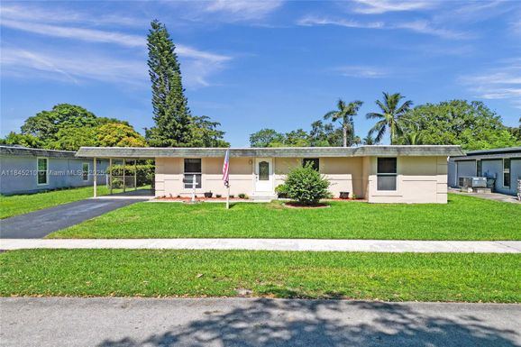7909 NW 73rd Ave, Tamarac FL 33321