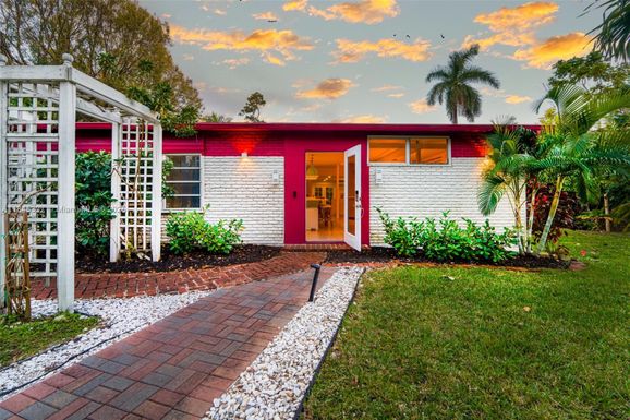 40 NE 24th St, Lazy Lake FL 33305