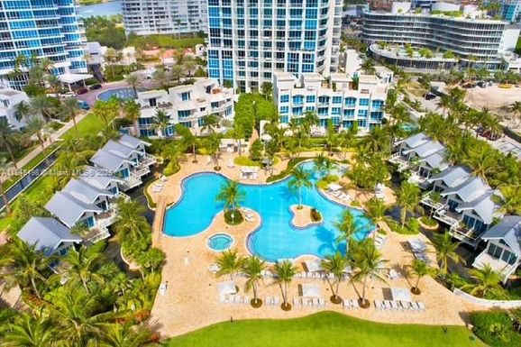 50 S Pointe Dr # 704, Miami Beach FL 33139